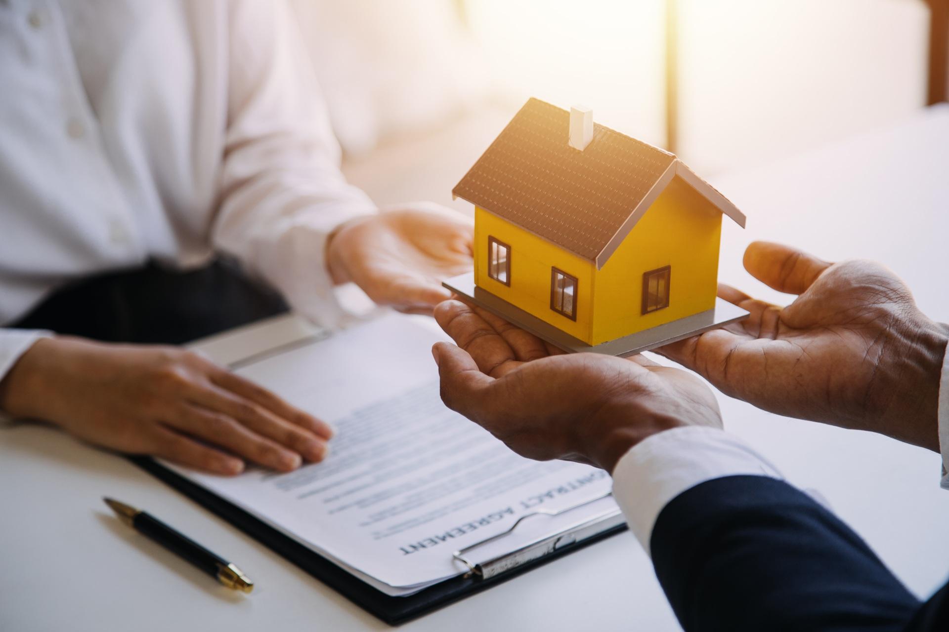 Hausmodell bei Immobilienvertrag | Kostal Wechselrichter